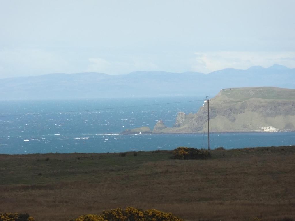Glenmore House Ballycastle Eksteriør bilde