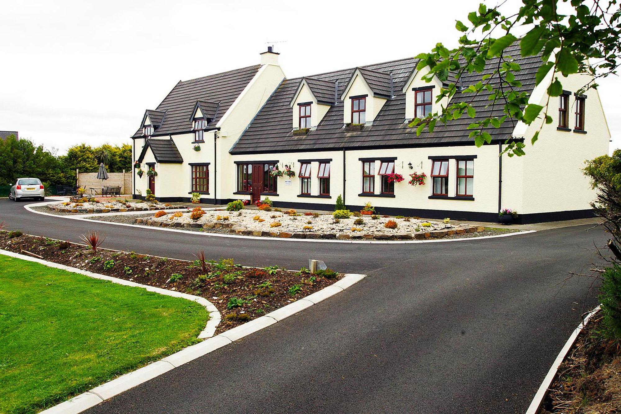 Glenmore House Ballycastle Eksteriør bilde